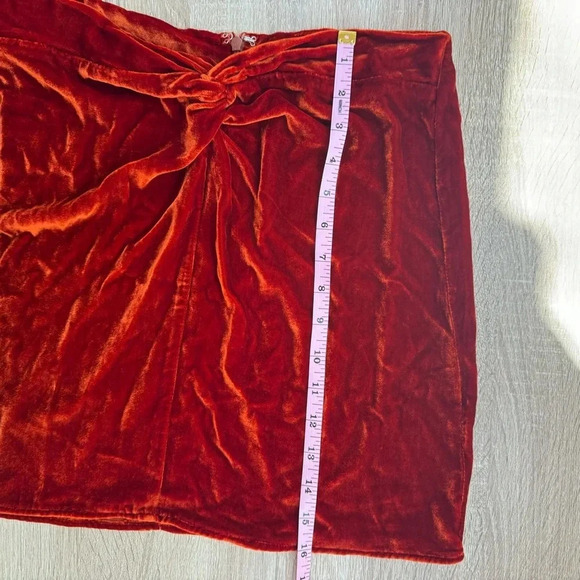 Reformation Harri Velvet Mini Skirt Silk Blend in Red Orange - Picture 13 of 15